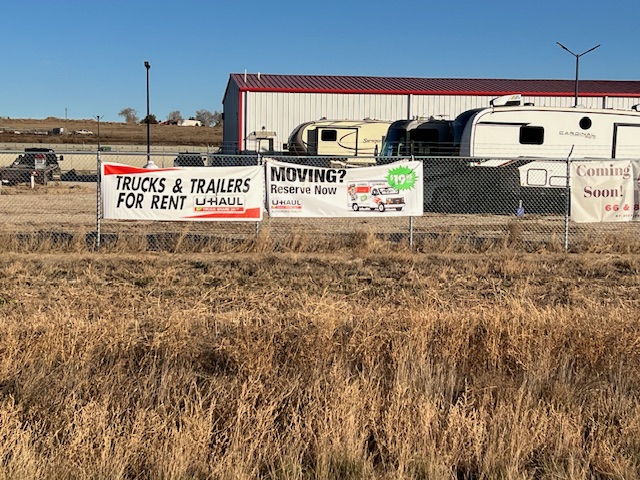 more 66 and 85 banners with view of property